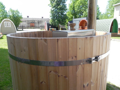 1.9m Wooden Hot Tub - Auminium standard kit